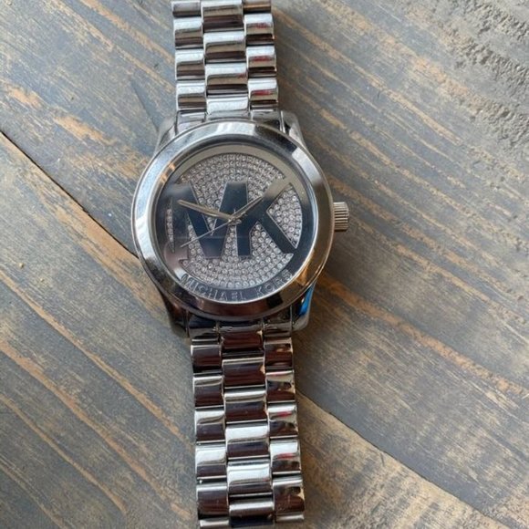 Michael Kors Big face watch - Picture 4 of 6